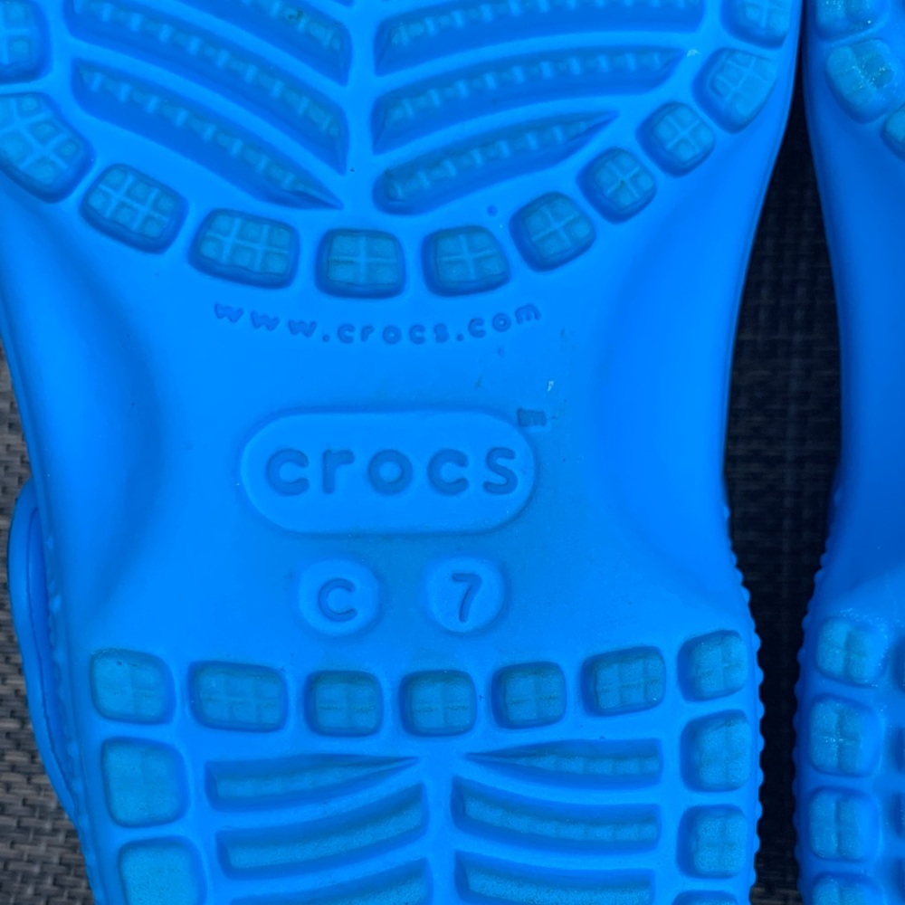 CROCS Classic Clogs Blue Slip on Sandals shoes Unisex Toddler size 7 - Picture 12 of 13